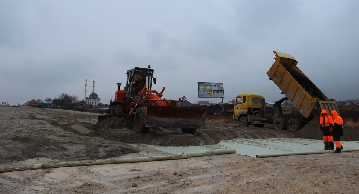Сотрудники Дирекции проинспектировали ход строительства объездной дороги<br> г. Симферополя на участке Дубки – Левадки
