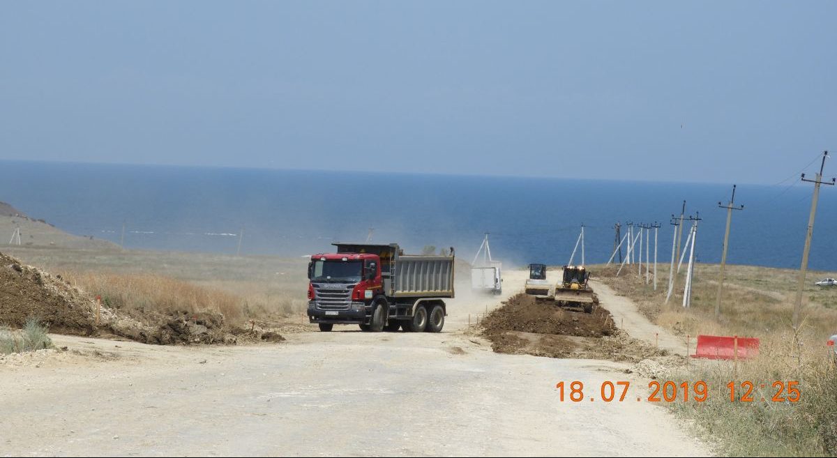 Сотрудники Дирекции проинспектировали строительство дороги в Ленинском районе Крыма