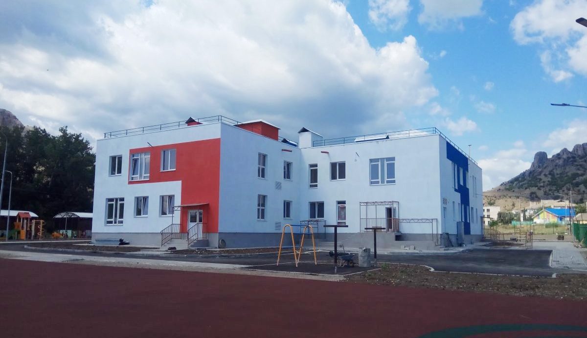 Сотрудники Дирекции проинспектировали строительство социальных объектов в Феодосии и Судаке