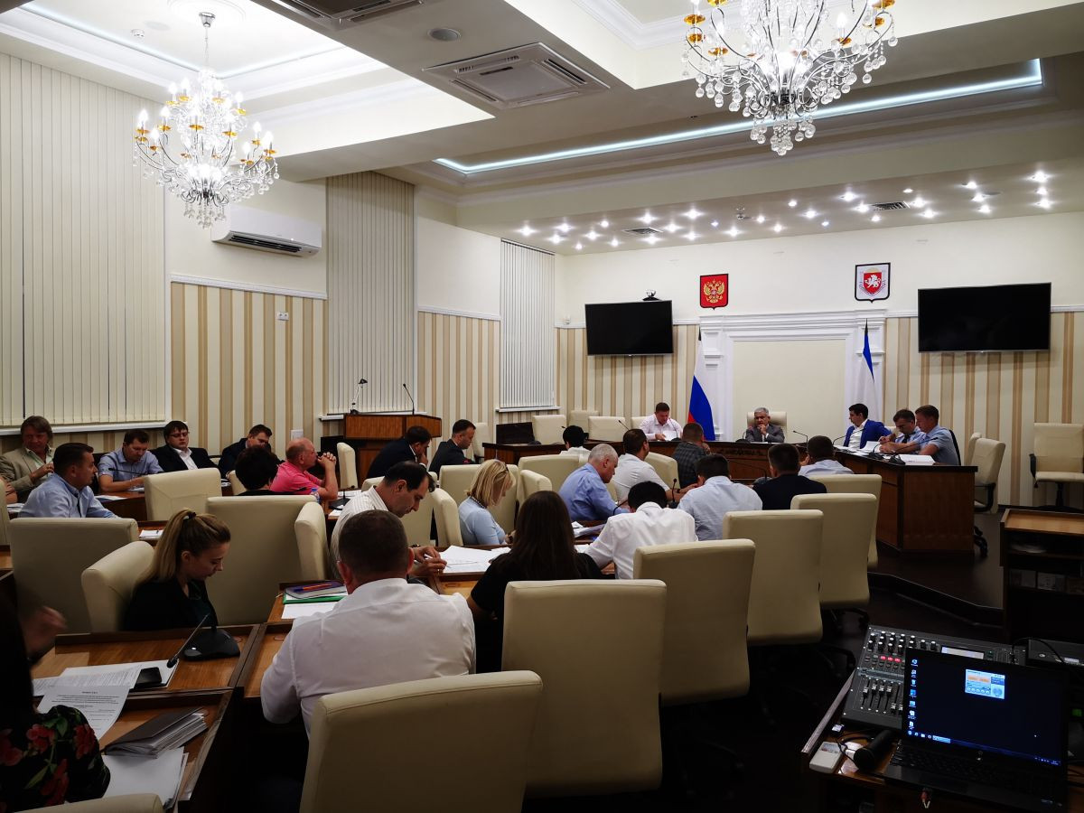 Сергей Назаров провел совещание в Совете Министров Республики Крым