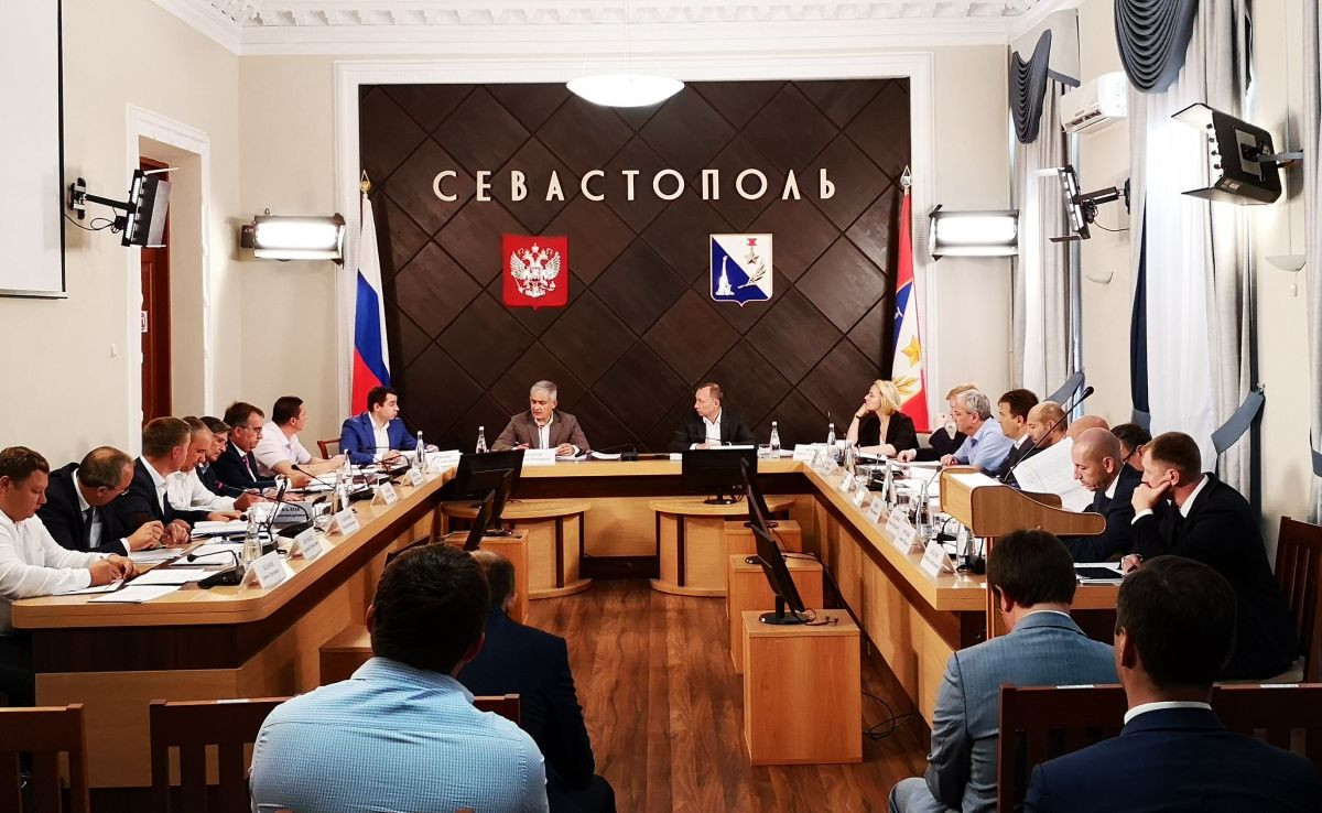 В рамках рабочего визита Сергей Назаров провёл совещание в Правительстве г. Севастополя