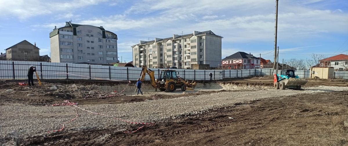 Сотрудники Дирекции проинспектировали начало строительства жилого дома в Симферополе